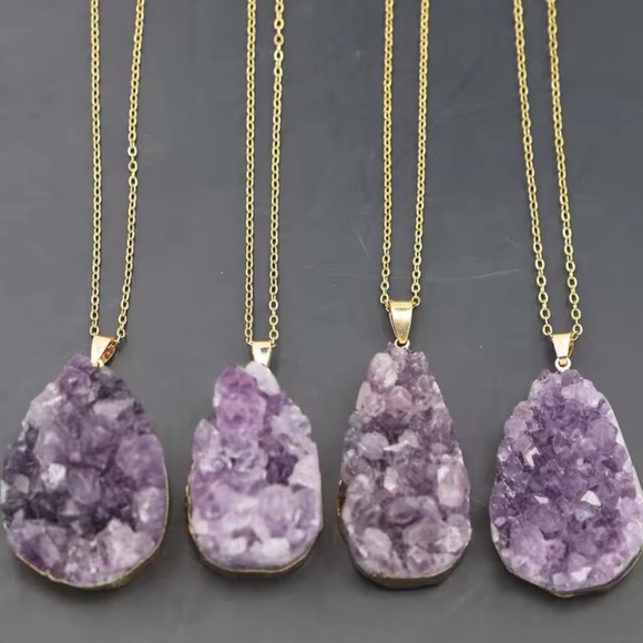 Amethysts Irregular Shape Natural Crystal Necklace With StainlessSteel Chain - Picture 5 of 7